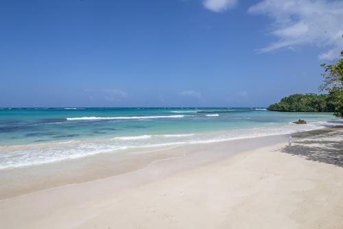 canoe_cove_villa_4